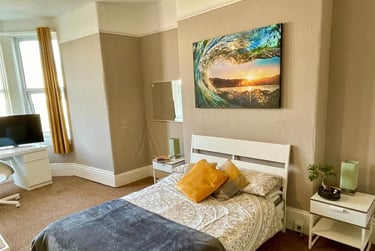 8 bed house, Apsley Road, North Hill, Plymouth, PL46PJ - Image 1